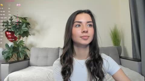 Snapshot of nicoleluuv chatting on March 3, 7:07 pm Dua Lipa online show from March 3, 7:07 pm