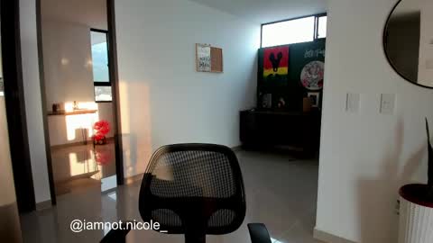 Snapshot of nicolemanson chatting on March 3, 10:31 pm Nicole Manson online show from March 3, 10:31 pm