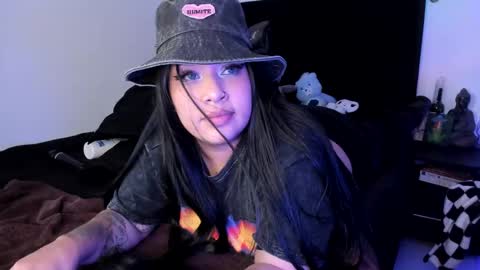 Snapshot of nicoleozzyy chatting on October 4, 9:01 pm Nico online show from October 4, 9:01 pm