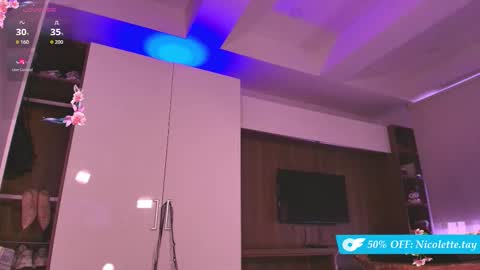 Nicol  online show from October 29, 5:15 pm