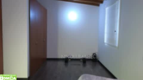 Nicoll  Independent model online show from November 16, 5:04 pm