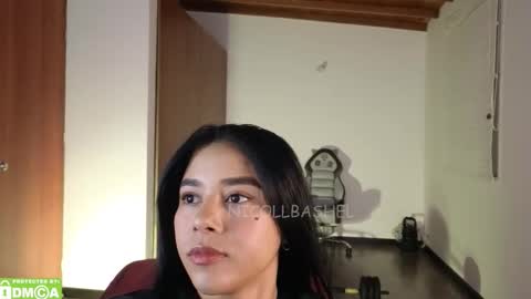 Nicoll  Independent model online show from October 29, 8:05 am