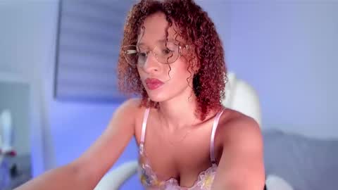 Snapshot of nicolle_sanchezz chatting on October 26, 11:59 pm    online show from October 26, 11:59 pm