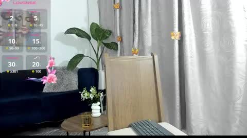 Snapshot of nicollelima chatting on September 26, 1:35 am Nicolle Lima online show from September 26, 1:35 am