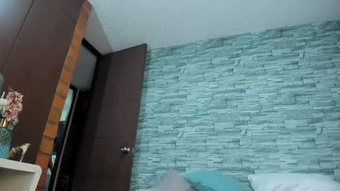 Snapshot of nicollesofia3 chatting on February 15, 9:05 am nicollesofia3 online show from February 15, 9:05 am