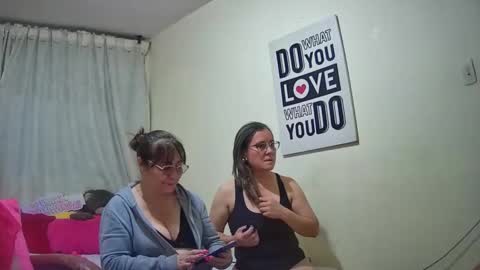 Snapshot of nicoltatiana_ chatting on October 8, 11:43 pm nicoltatiana_ online show from October 8, 11:43 pm