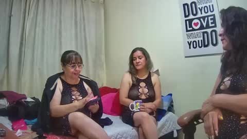 Snapshot of nicoltatiana_ chatting on October 9, 11:54 pm nicoltatiana_ online show from October 9, 11:54 pm