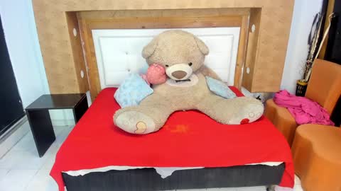 nicolysofi online show from December 27, 11:06 am