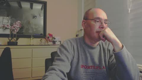 nightkeeper63 online show from February 18, 12:26 am