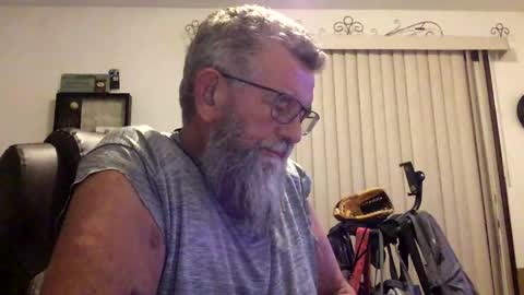 nightmoves1970 online show from September 22, 2:26 am