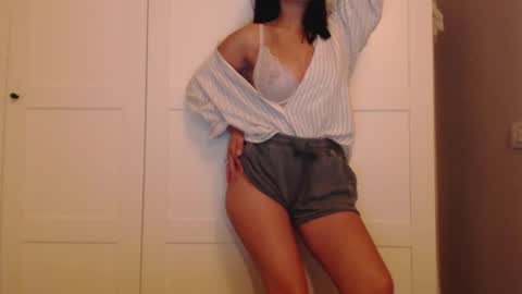 Snapshot of nightssecret chatting on October 15, 9:59 pm leona online show from October 15, 9:59 pm