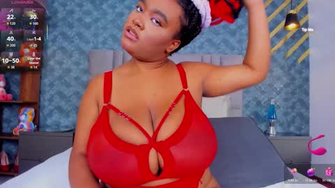 NiiaMoore online show from February 2, 8:05 pm