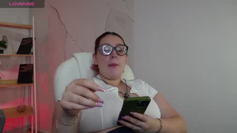 Anni online show from November 27, 9:00 pm