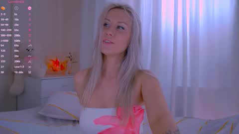 Snapshot of nika_bloom chatting on September 30, 5:18 am Nika Bloom online show from September 30, 5:18 am