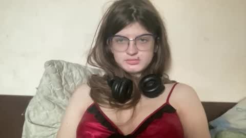 Snapshot of nikaxzimax chatting on October 25, 8:35 am NikaXZimax online show from October 25, 8:35 am