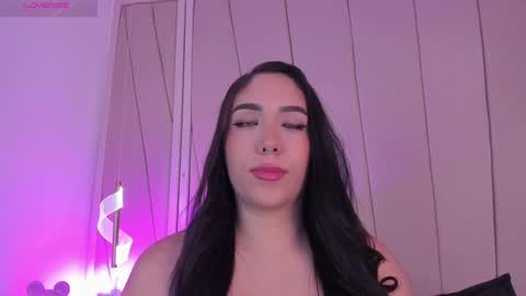 Snapshot of nikkii_vegaa chatting on January 27, 10:06 am Nikki online show from January 27, 10:06 am