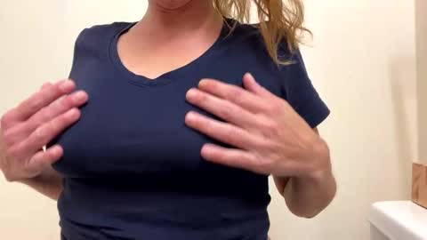 NikkiLuv online show from September 18, 8:18 am