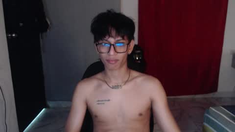 niklaus_wolf online show from October 7, 5:47 am