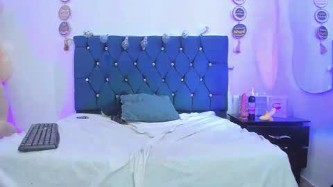 Nicol online show from November 11, 6:21 pm