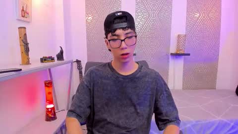    online show from September 30, 4:45 am