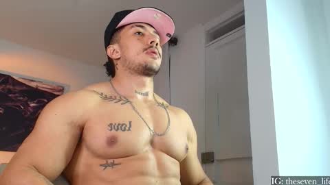 Snapshot of nikolaylisin chatting on October 6, 5:36 am Niko online show from October 6, 5:36 am
