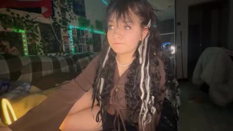 nikoli_naw online show from January 8, 11:21 pm