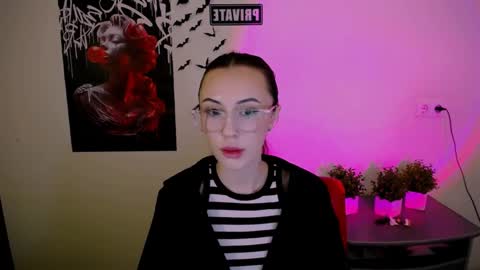 Snapshot of nikonara_ chatting on March 12, 6:32 pm nikonara_ online show from March 12, 6:32 pm