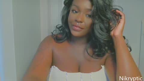 Nikole online show from November 18, 6:00 pm