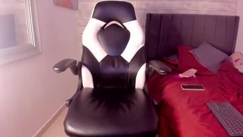 Snapshot of niky_lulo chatting on December 7, 10:28 am Niky online show from December 7, 10:28 am
