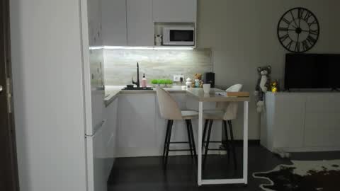 Bella online show from October 8, 11:10 pm