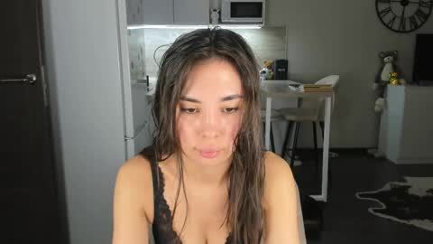 Bella online show from April 4, 10:28 pm