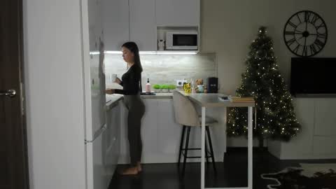 Bella online show from December 20, 1:12 am