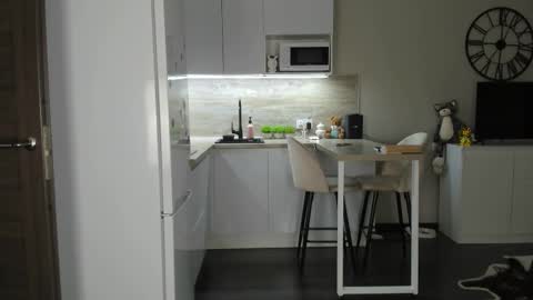 Bella online show from October 7, 8:27 pm