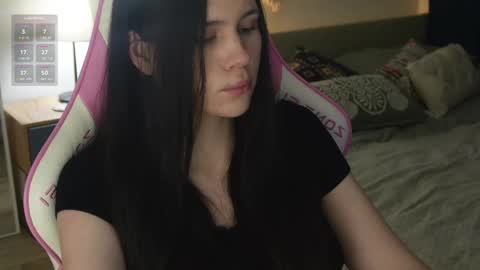Snapshot of nimfaheart chatting on February 20, 4:47 pm Jennet online show from February 20, 4:47 pm