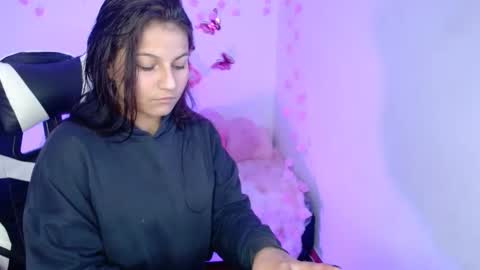 nina__777 online show from December 15, 11:28 am