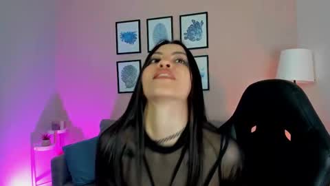 Nina online show from November 28, 9:33 pm