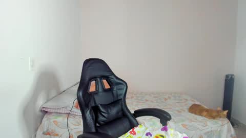  Nina  online show from April 17, 10:01 pm