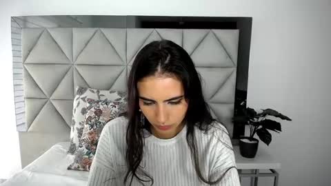  Nina  online show from February 5, 9:07 pm