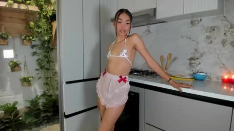 Snapshot of nina_ponse chatting on February 24, 8:25 pm Natalia online show from February 24, 8:25 pm