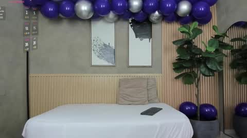 NINA online show from February 13, 12:00 pm