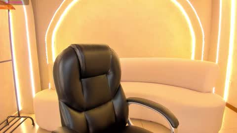 Nina online show from November 7, 7:38 pm