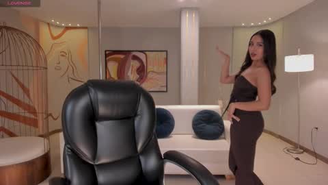 Nina online show from December 3, 2:45 am