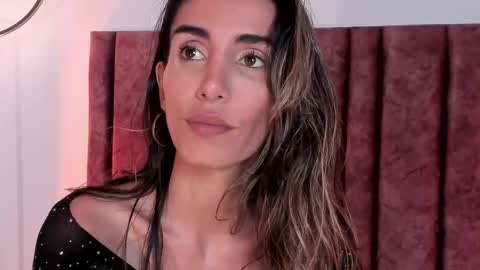 Nina online show from March 10, 8:45 pm