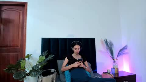 Nina online show from October 10, 6:58 pm