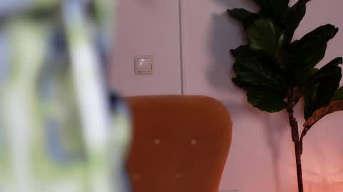 NinaCrystal online show from April 3, 8:43 am