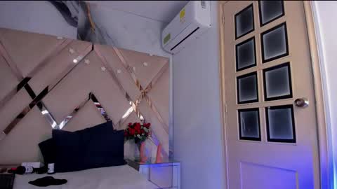 ninahtx online show from November 21, 9:02 pm