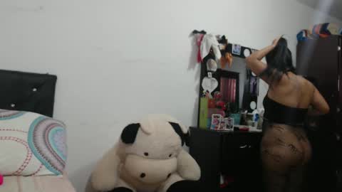 Ninapalmer online show from October 5, 9:00 pm