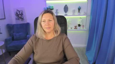 Snapshot of ninastarle chatting on September 13, 11:34 am ninastarle online show from September 13, 11:34 am