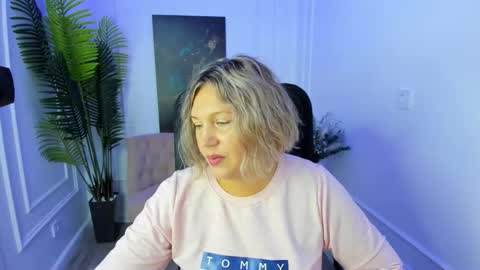 Snapshot of ninastarle chatting on September 26, 6:21 am ninastarle online show from September 26, 6:21 am