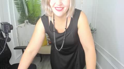 Snapshot of ninastarle chatting on October 17, 6:06 am ninastarle online show from October 17, 6:06 am